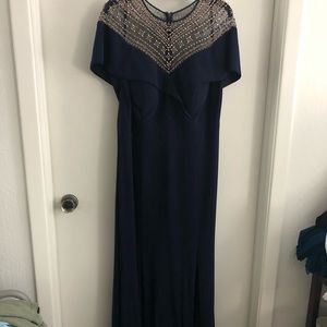 Elegant Navy Blue Evening Gown
